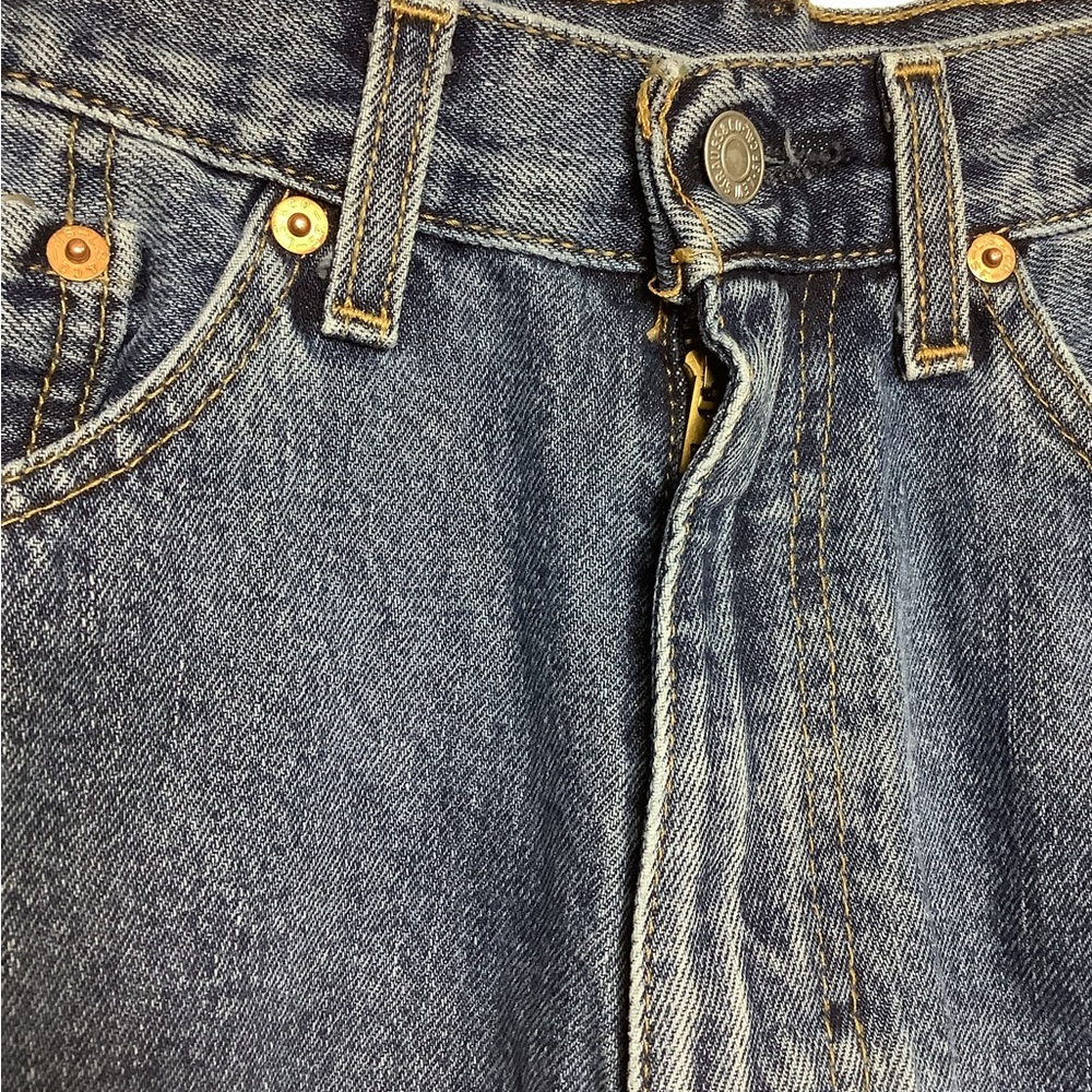 Men’s Levi’s 550 size 34 X 30 medium wash straight leg Classic 5 pocket EUC - Picture 10 of 13